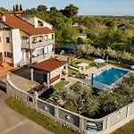 Villatota Apartman *