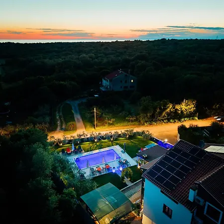 Villatota Apartman *